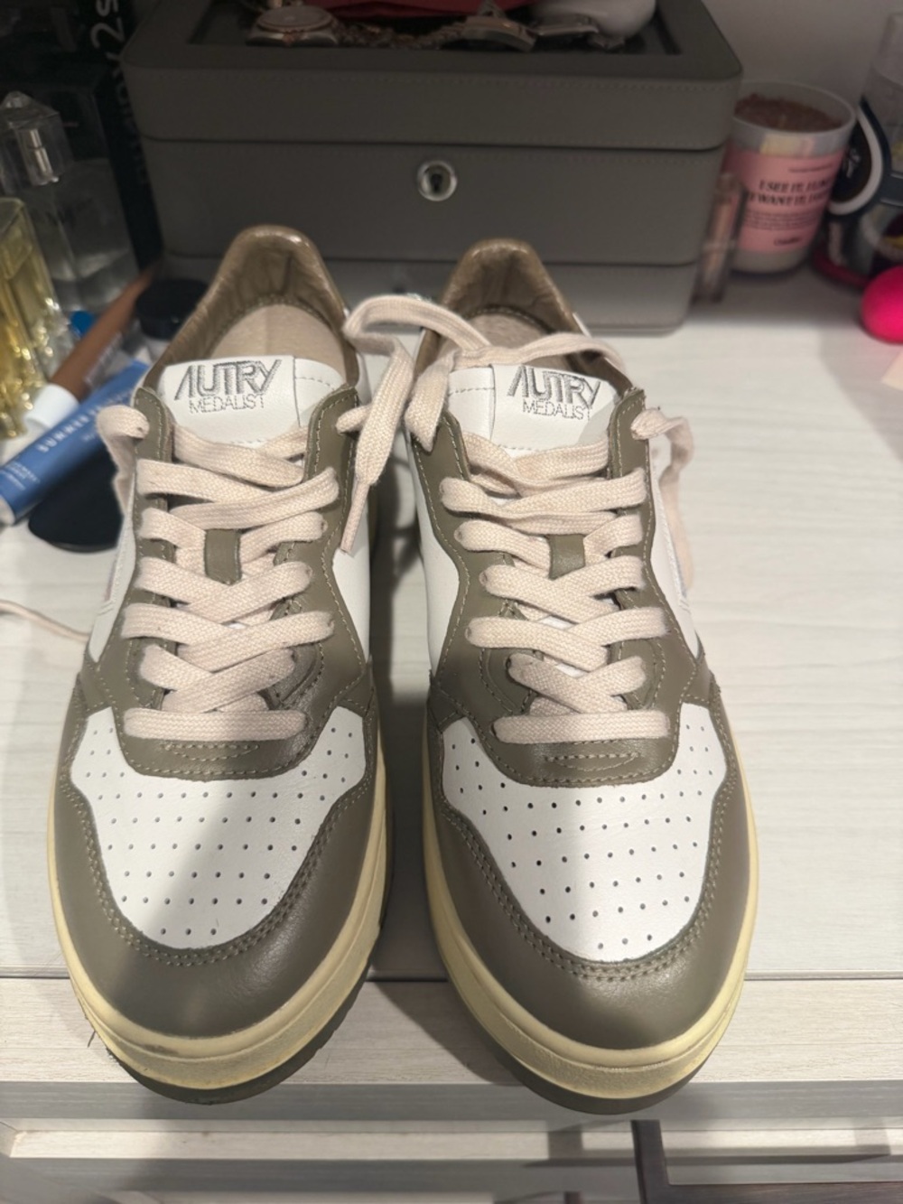 Autry Medalist Women’s Athletic Sneakers in White and Olive